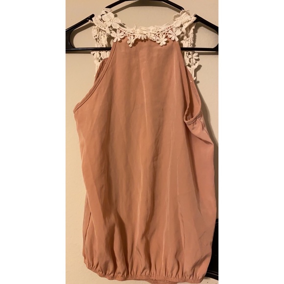 🆕 LISTING!! CHARLOTTE RUSSE FLORAL EMBROIDERED SATIN BLOUSE - Picture 2 of 3